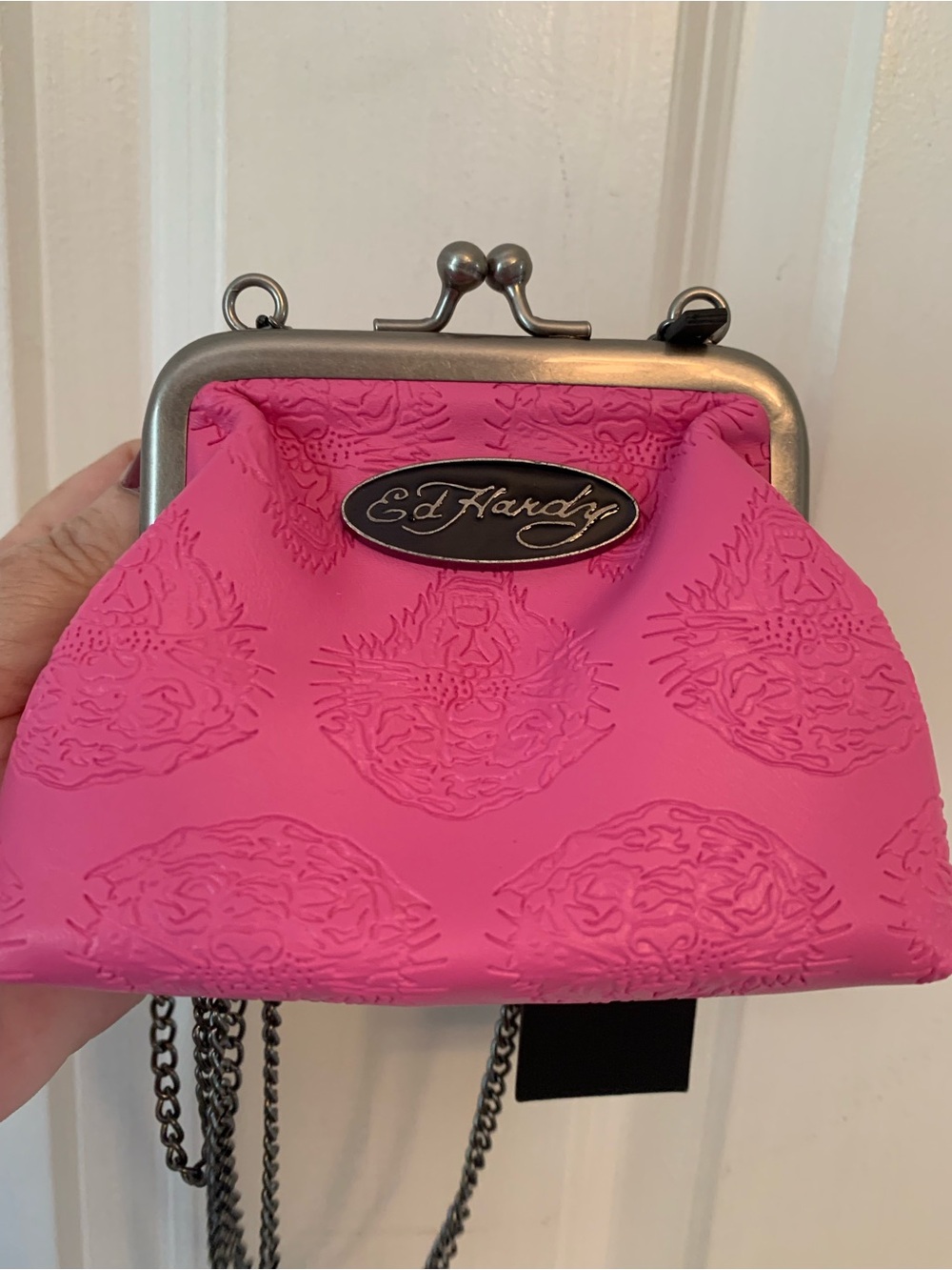 ED HARDY Debossed Pink Coin Bag Faux Leather w/kiss-lock closure Crossbody Chain